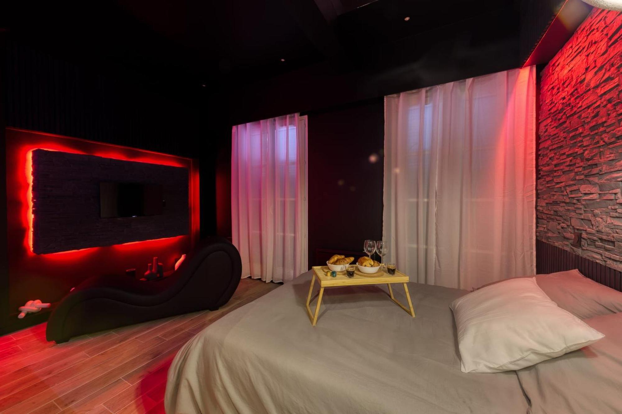 Suite Deluxe - Jacuzzi Melun Dış mekan fotoğraf