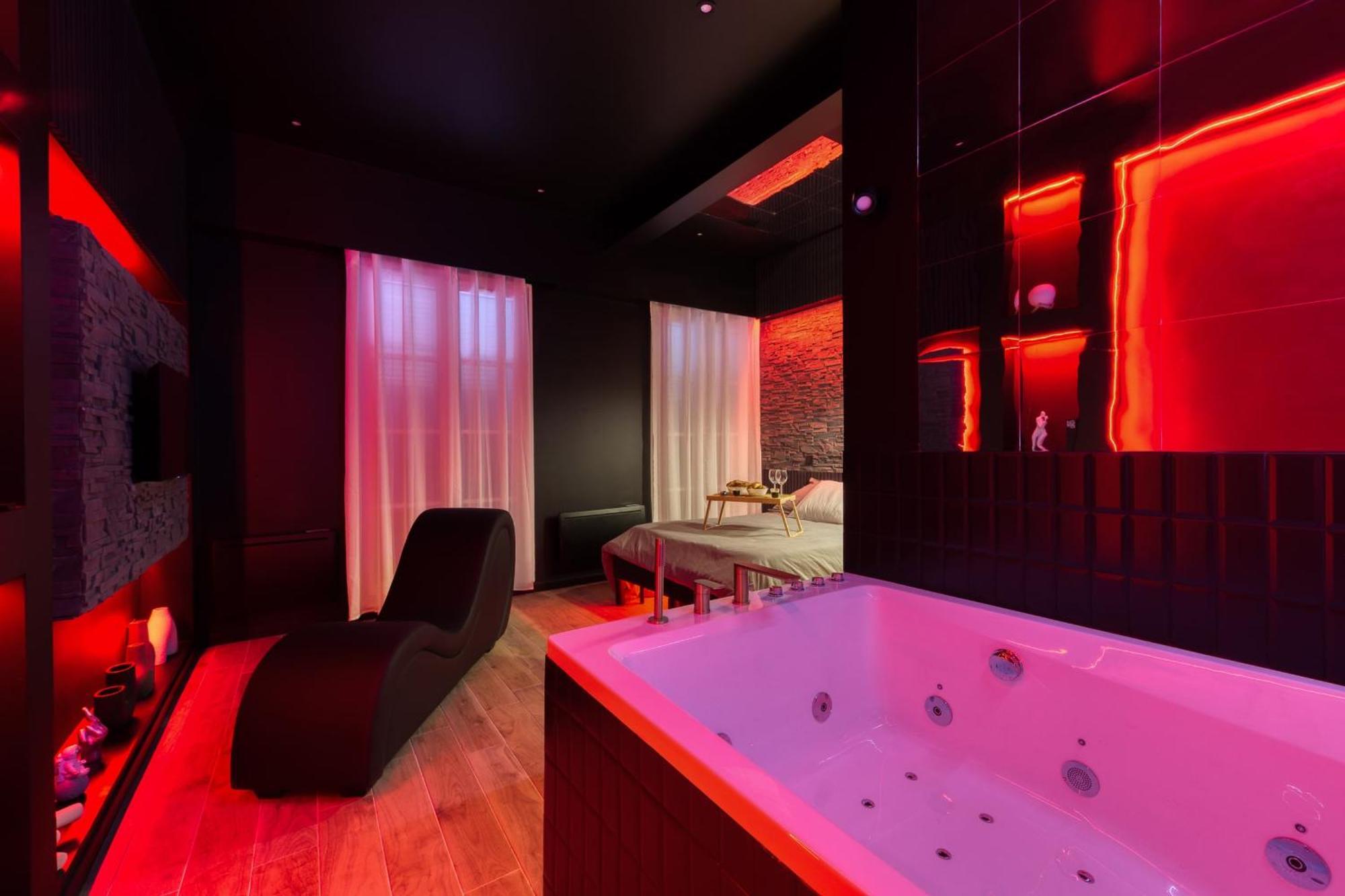 Suite Deluxe - Jacuzzi Melun Dış mekan fotoğraf