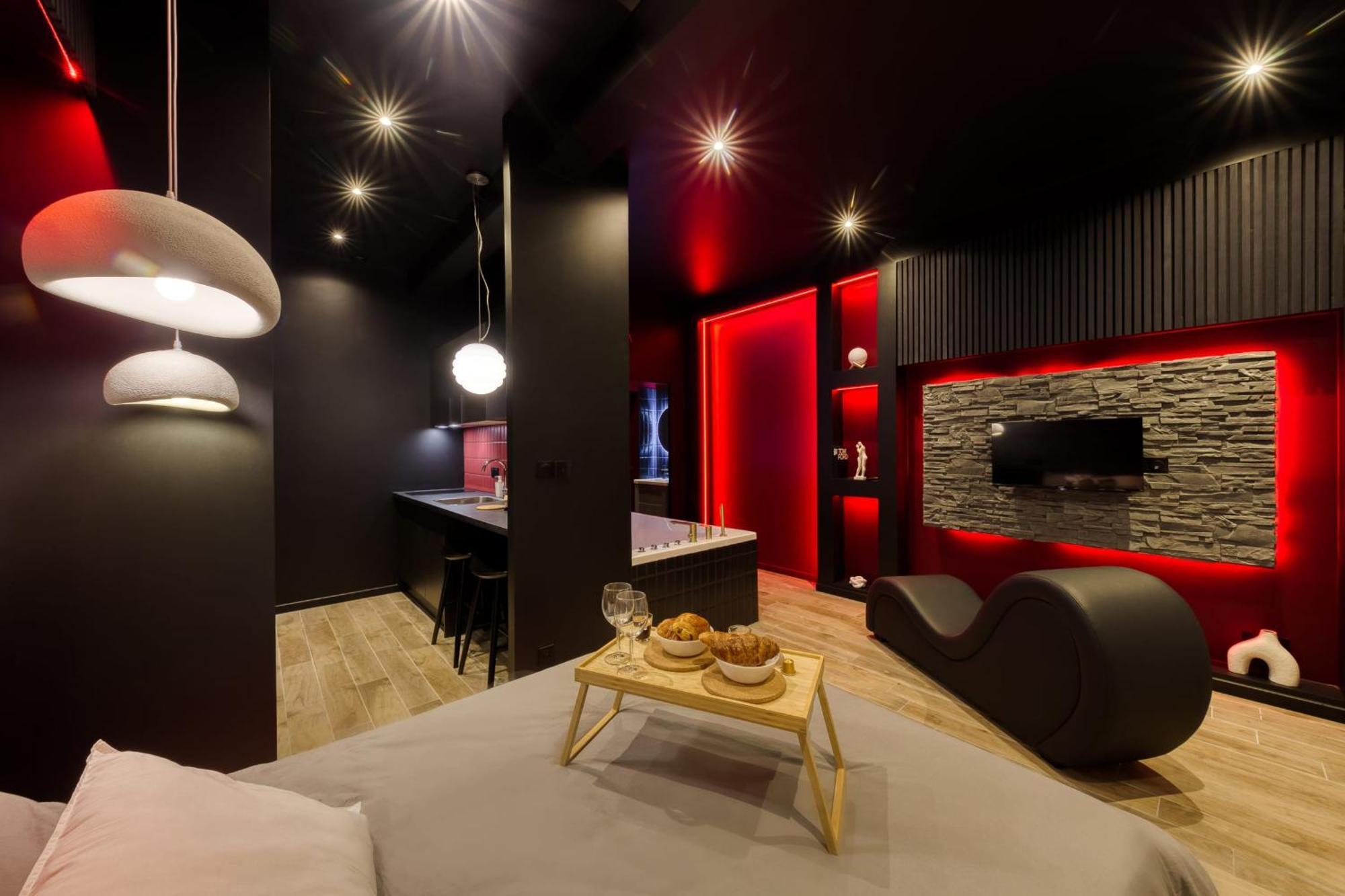 Suite Deluxe - Jacuzzi Melun Dış mekan fotoğraf