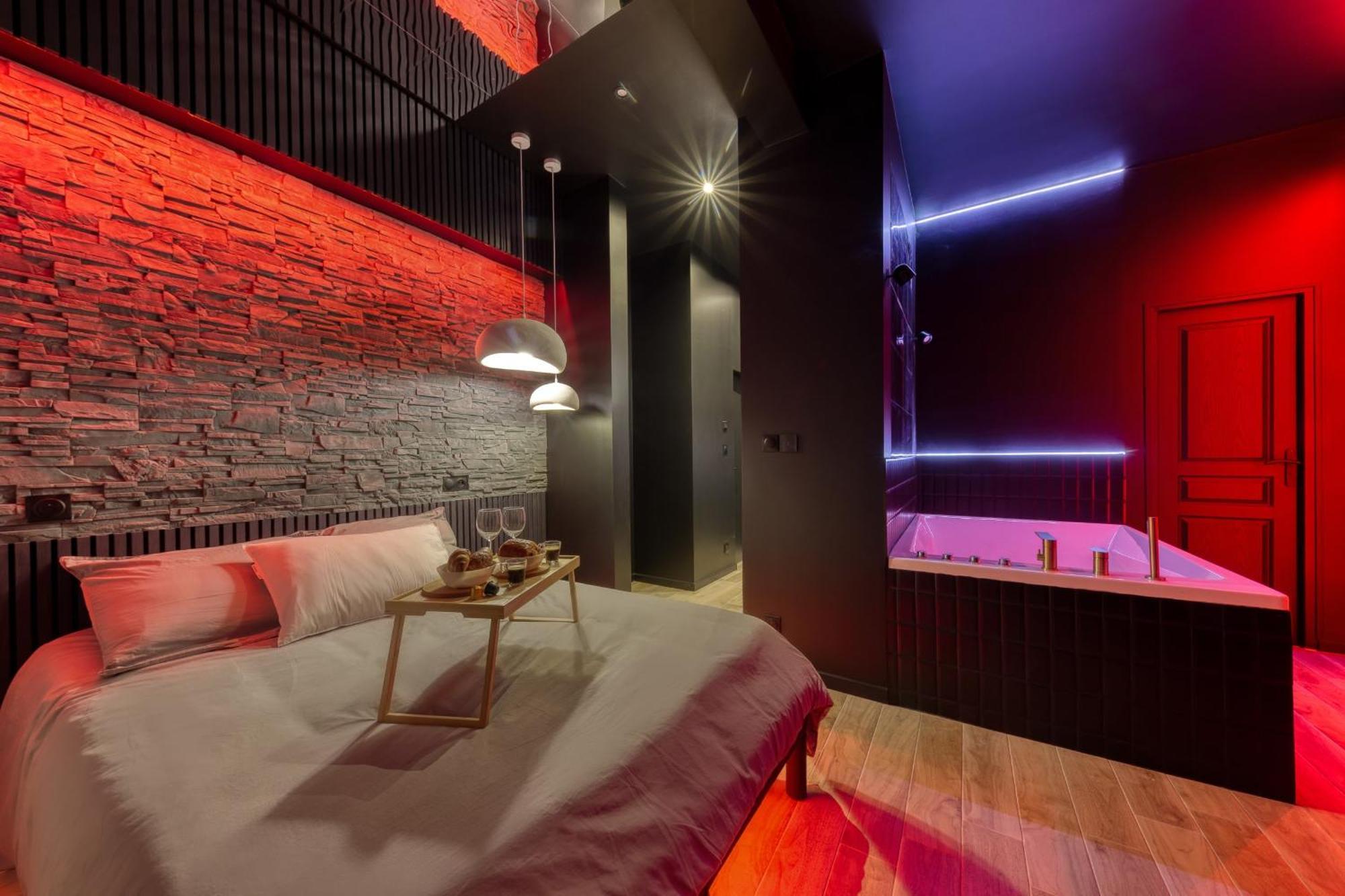 Suite Deluxe - Jacuzzi Melun Dış mekan fotoğraf