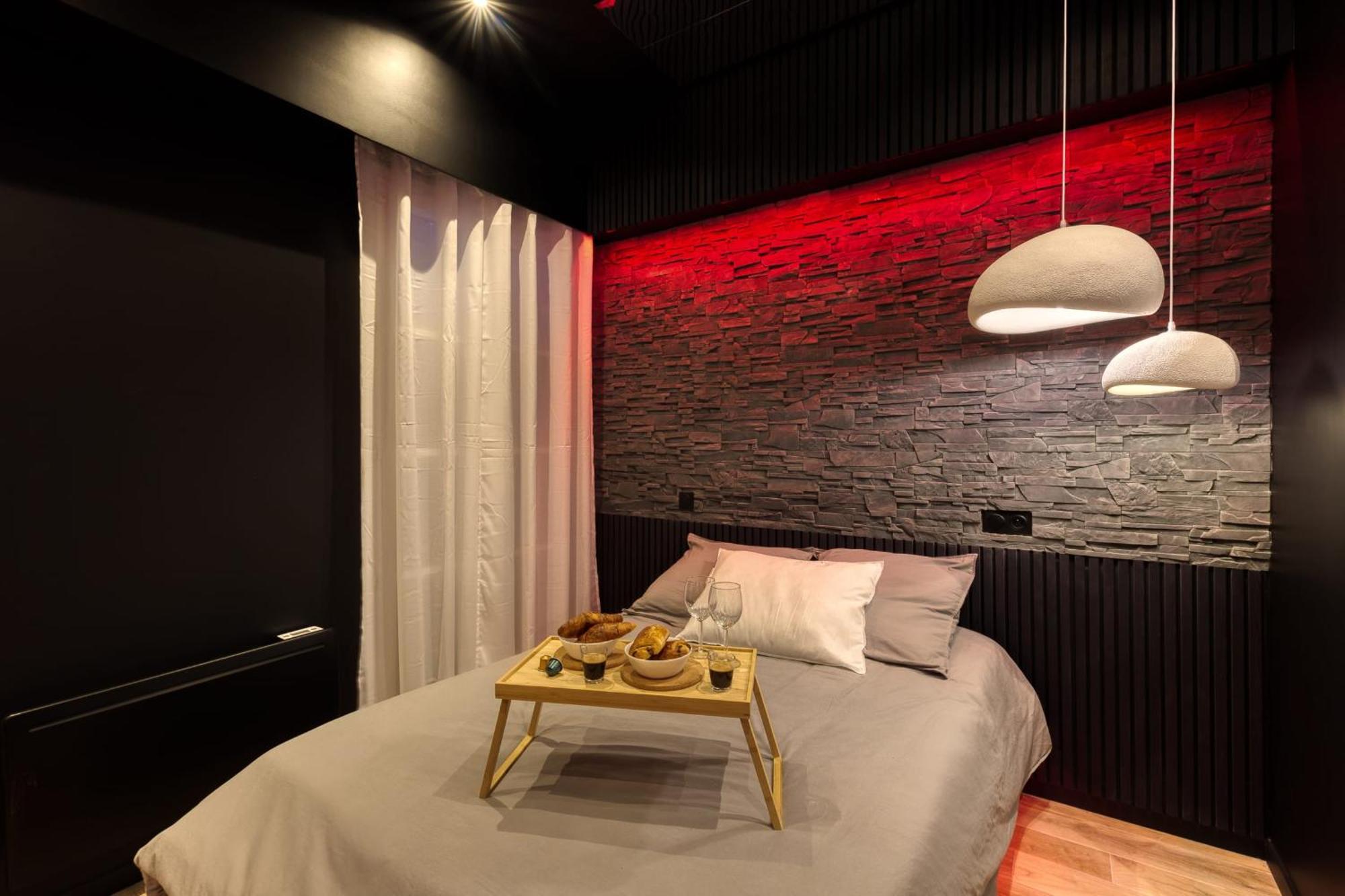 Suite Deluxe - Jacuzzi Melun Dış mekan fotoğraf